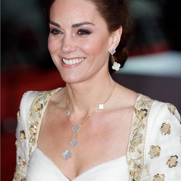 VAN CLEEF & ARPELS Necklace 18k Gold $25,000 - Picture 14 of 14